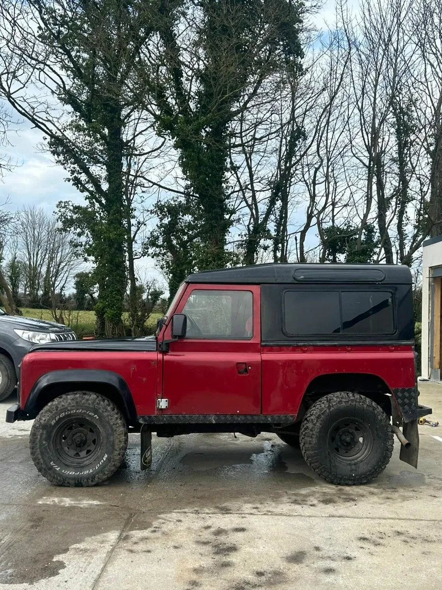 Land Rover Defender 1990 - Image 1
