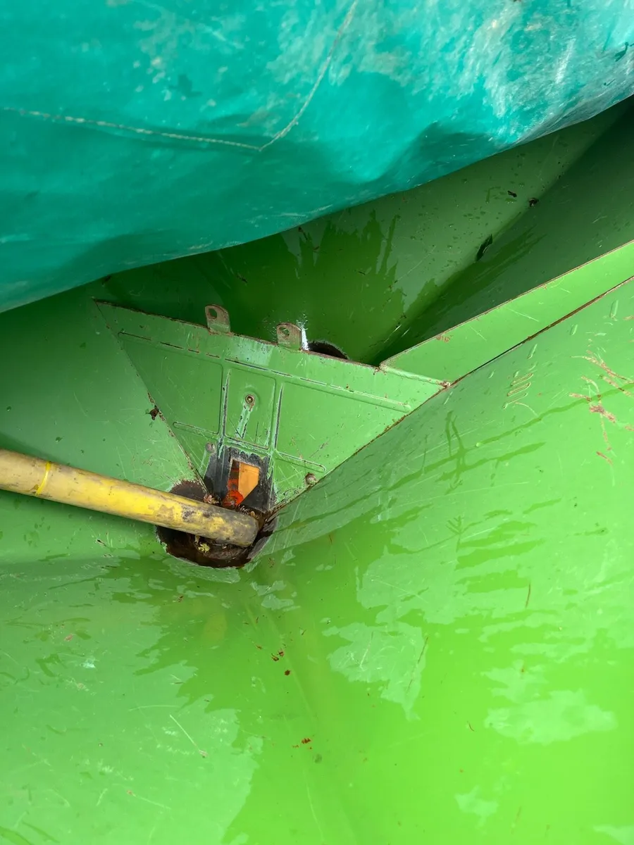 Amazone spreader - Image 3