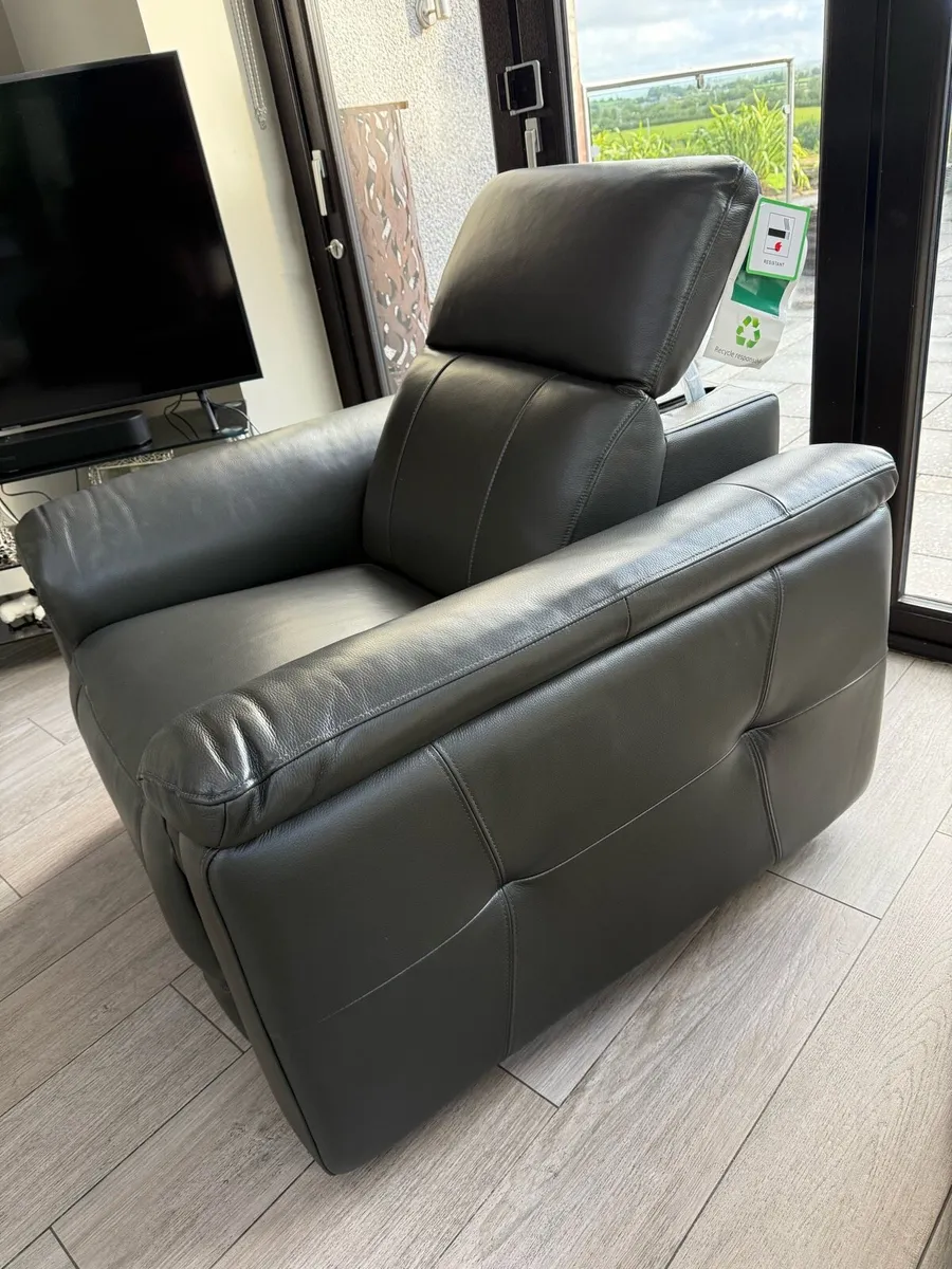 Leather recliner chair - Image 2