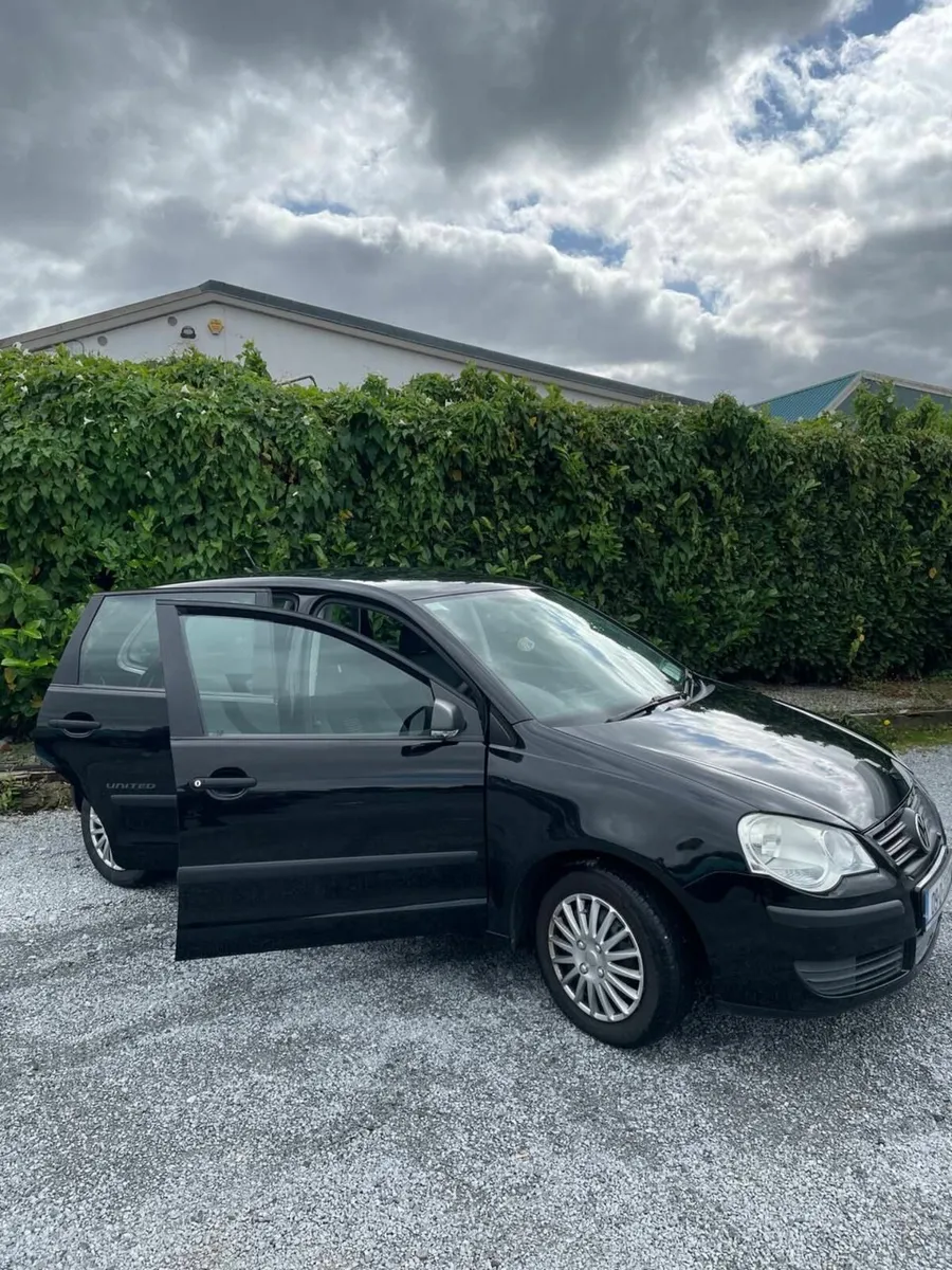 Volkswagen Polo 2009 - Image 2