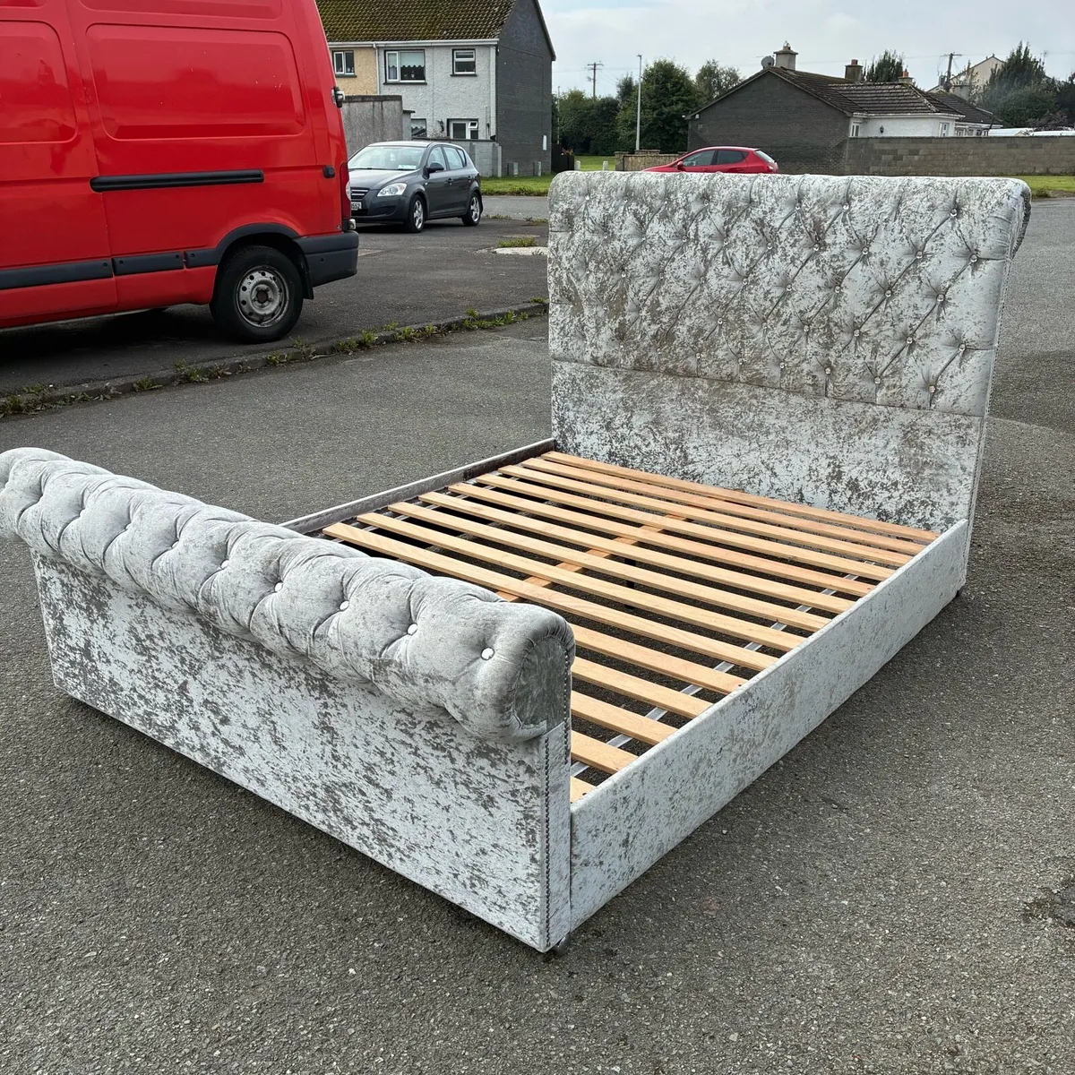 5ft king Crushed Velvet Bed Frame - Image 3