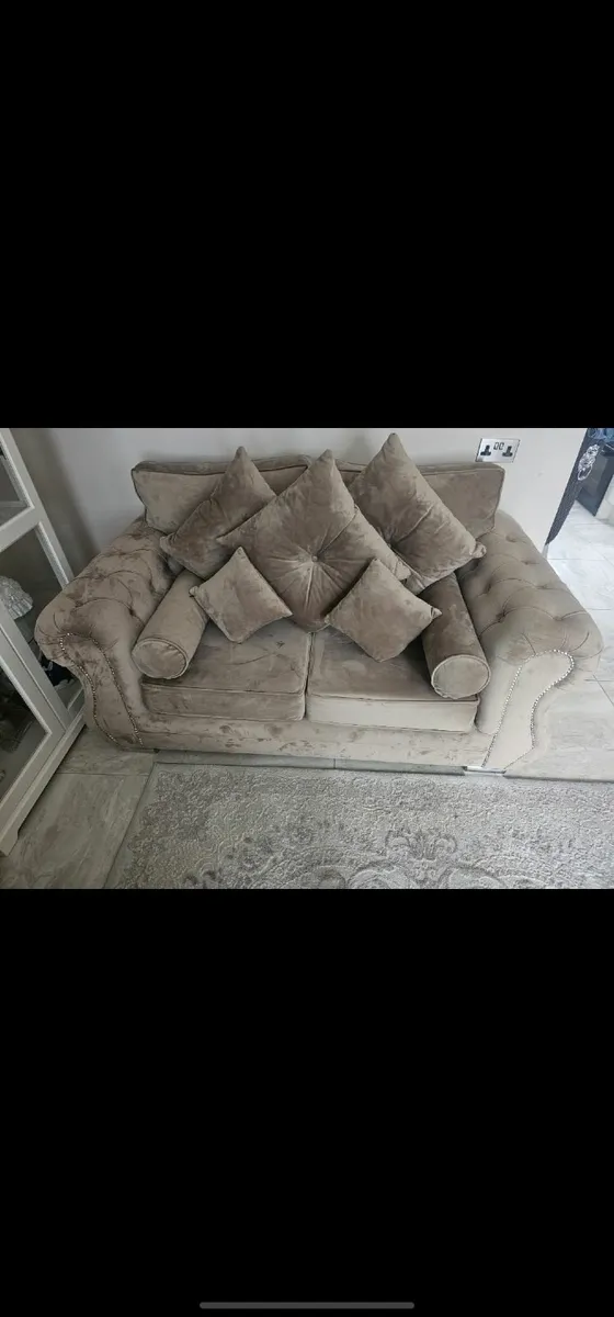 3 seater +2 seater and coffee table - Image 1