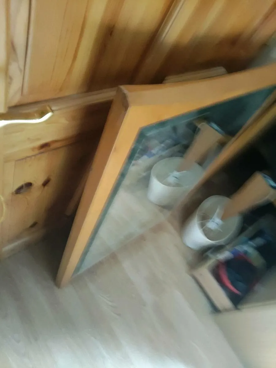 4 star Hotel mirror - Image 1