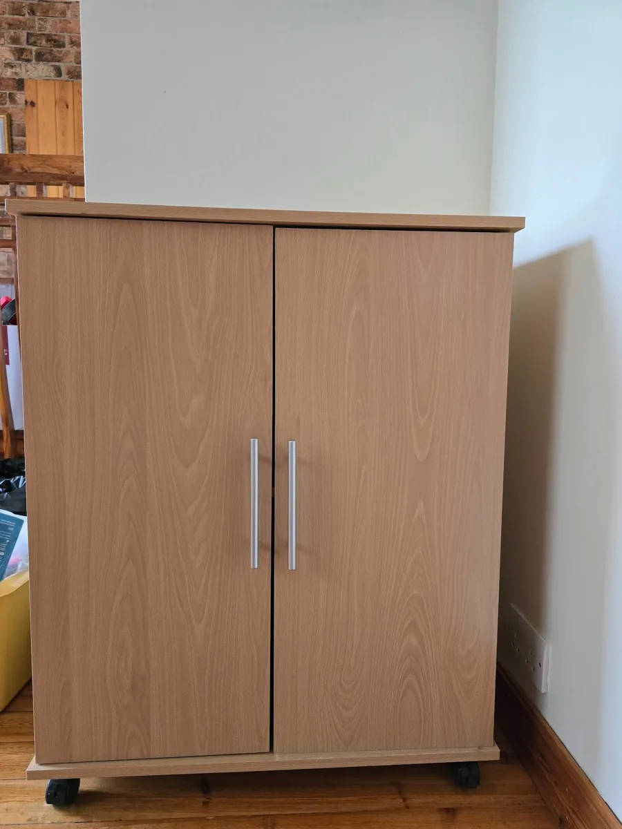 cabinet - Image 1