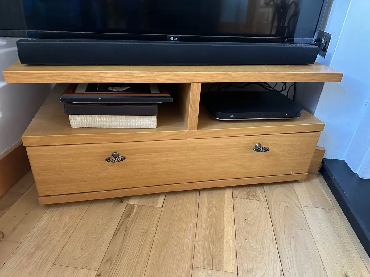 Oak display cabinet and Oak TV stand - Image 2