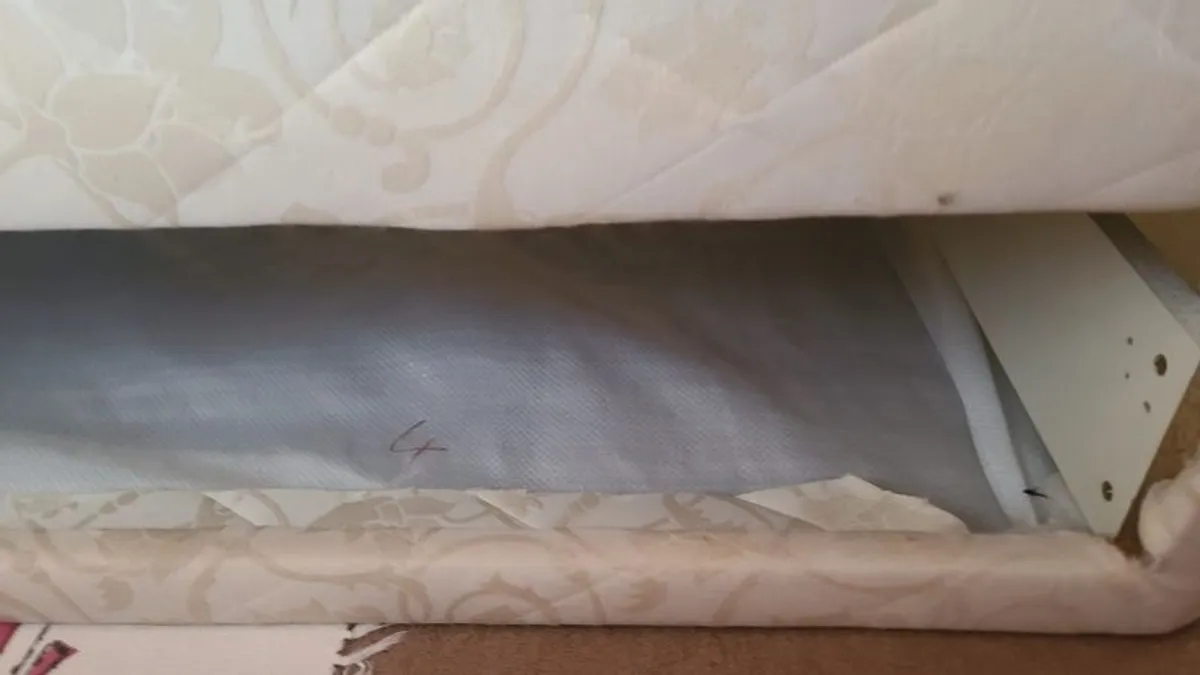 Single silentnight bed and mattress - Image 3