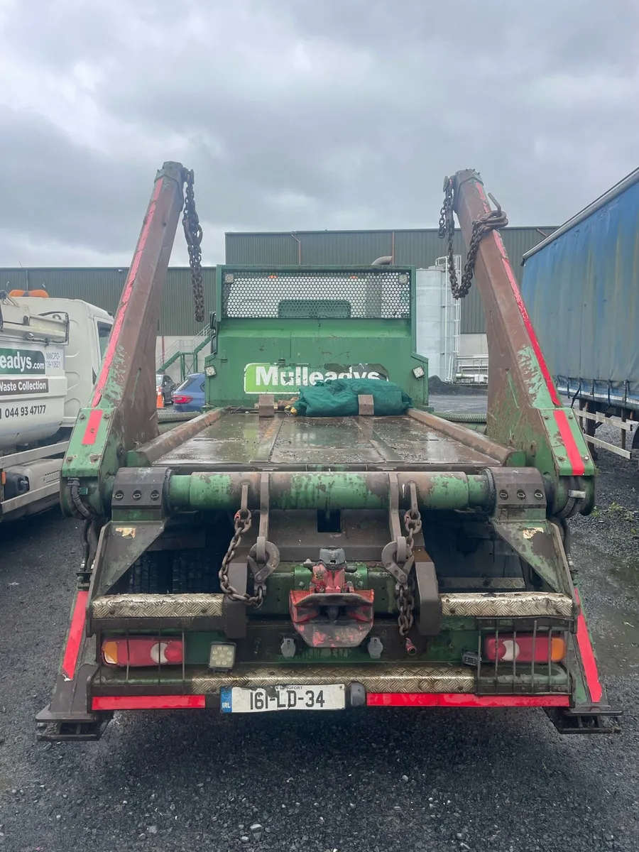 Skip Lorry - Image 3