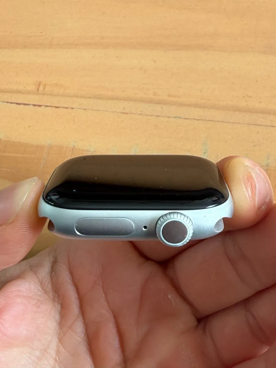 Apple Watch Series 10, 42mm - Image 4