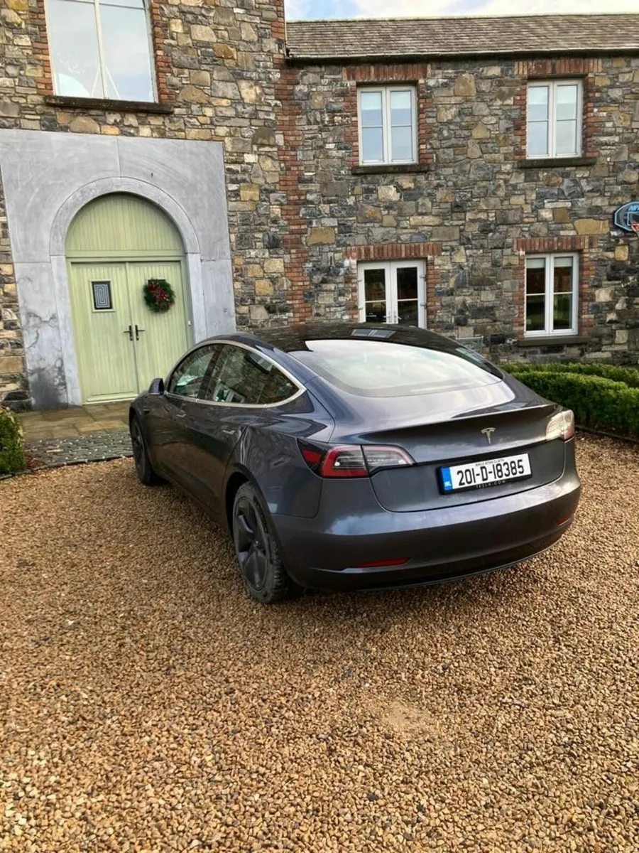 Tesla Model 3 2020 - Image 3