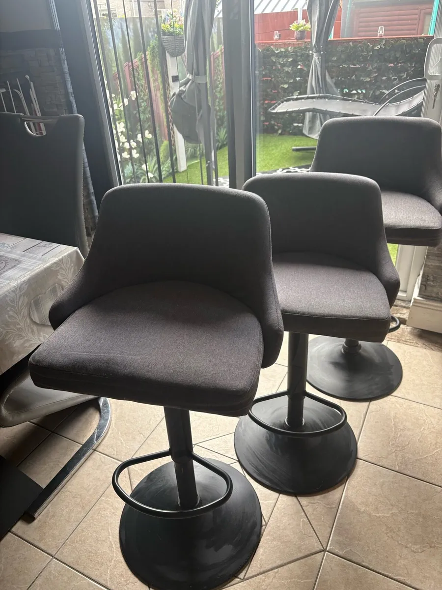 Bar stools - Image 1