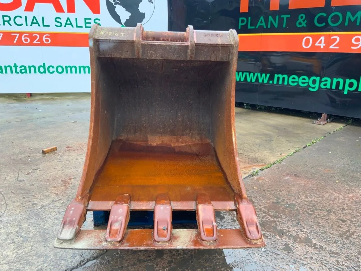 48" VOLVO DIGGING BUCKET.....100mm PINS......1516. - Image 3