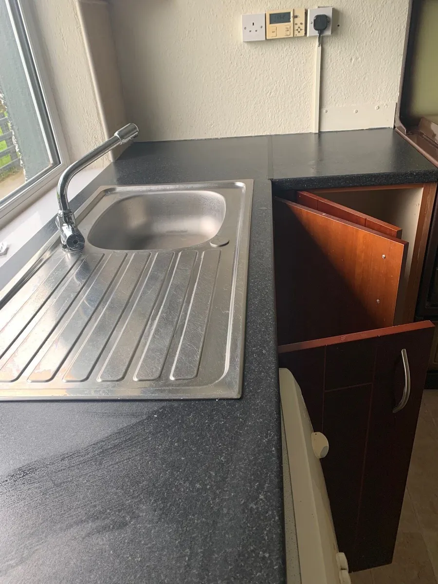 Kitchen units - Image 3