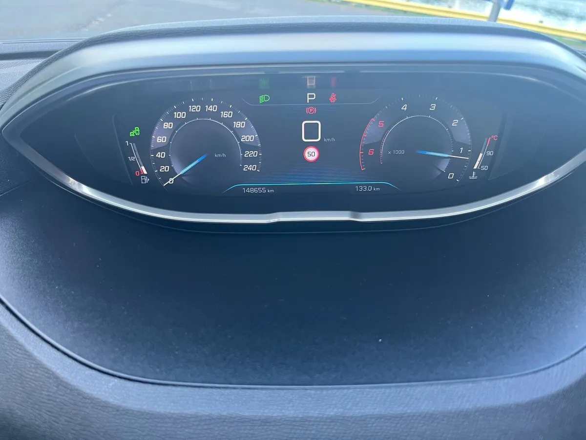 Peugeot 5008 GT Line 2018 1.6 Hdi - Image 4