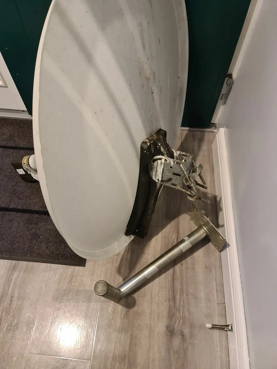 Satellite dish - Image 2