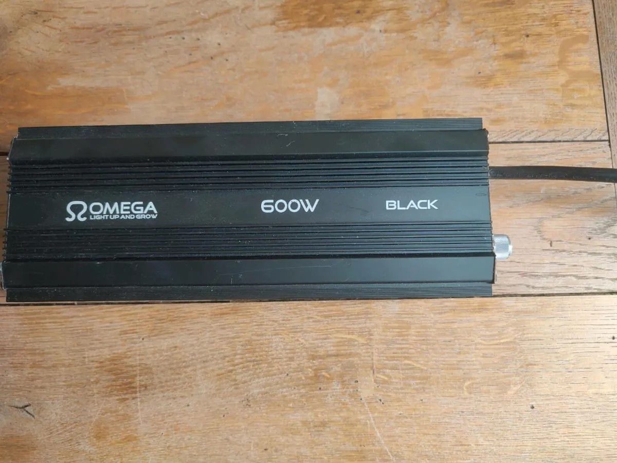 Omega light up and grow 600w
