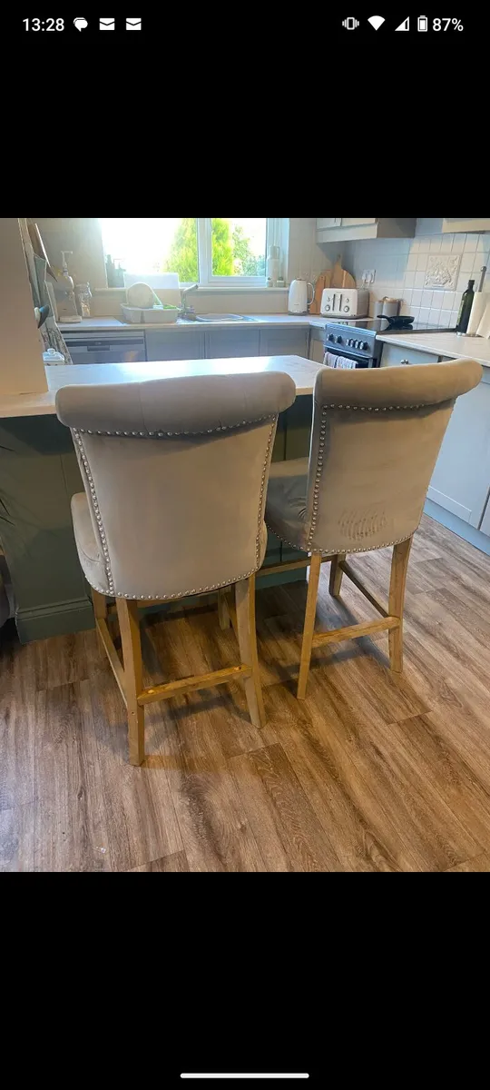 Barstool chairs - Image 1