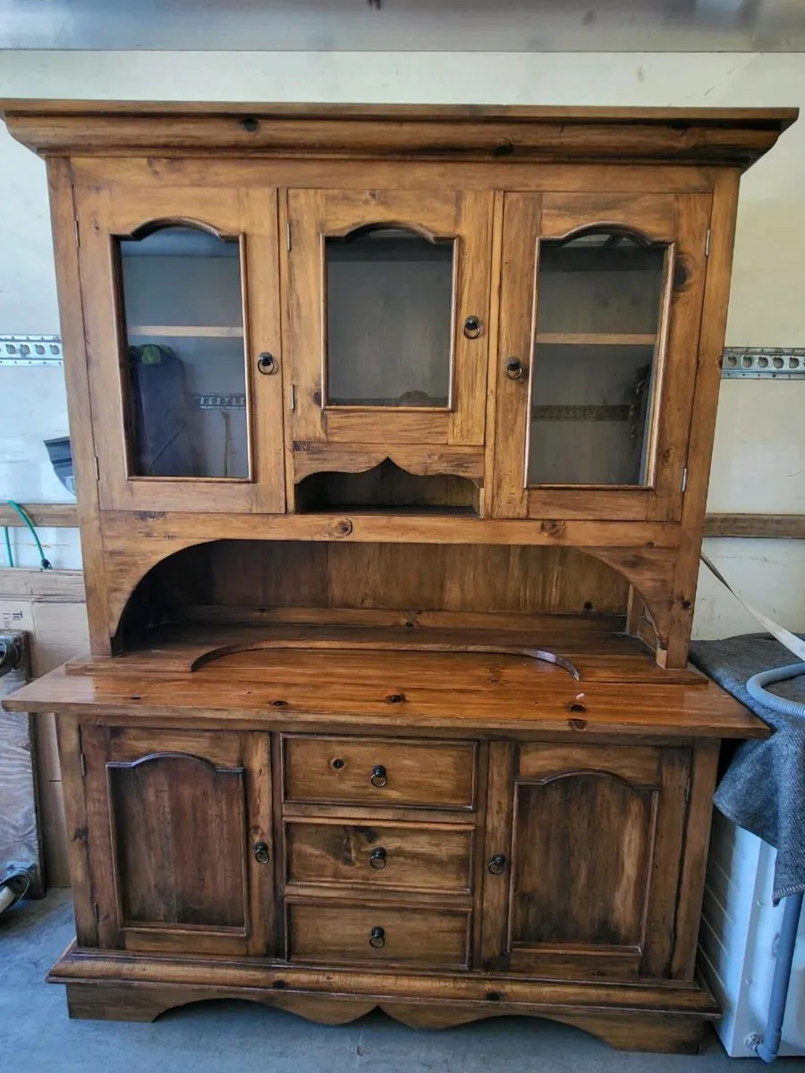 Solid wood dresser - Image 1