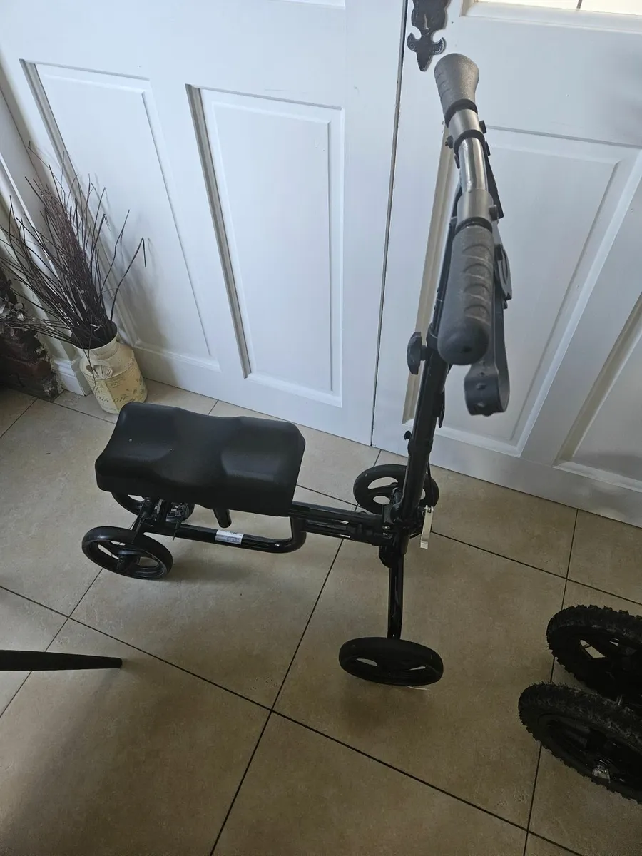 Knee scooter - Image 1