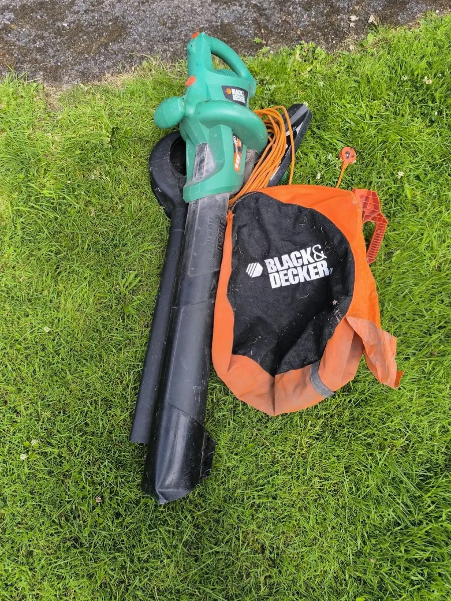 Black and Decker garden hoover - Image 1