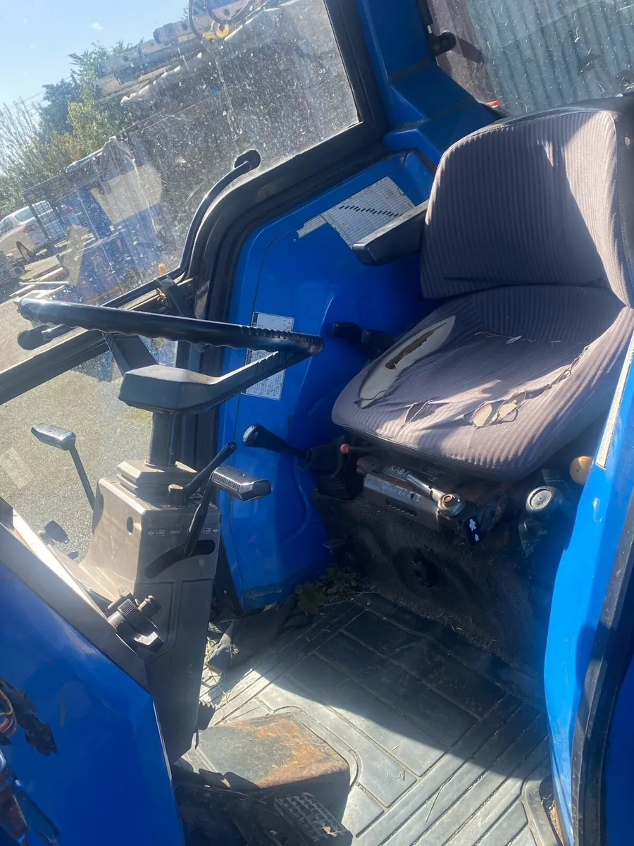 Iseki 545 compact tractor - Image 4