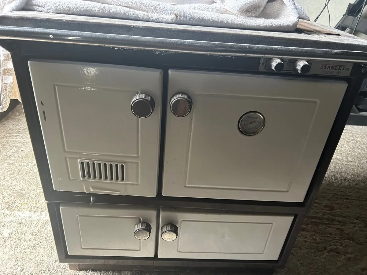 Stove - Image 1