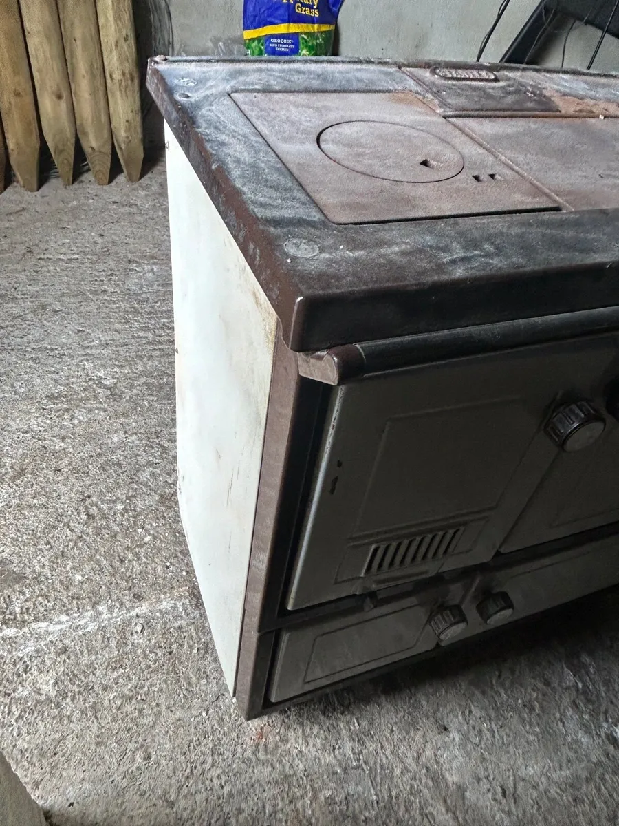 Stove - Image 4
