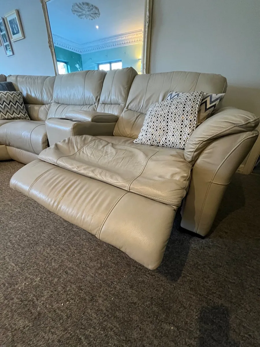 Leather couch - Image 2