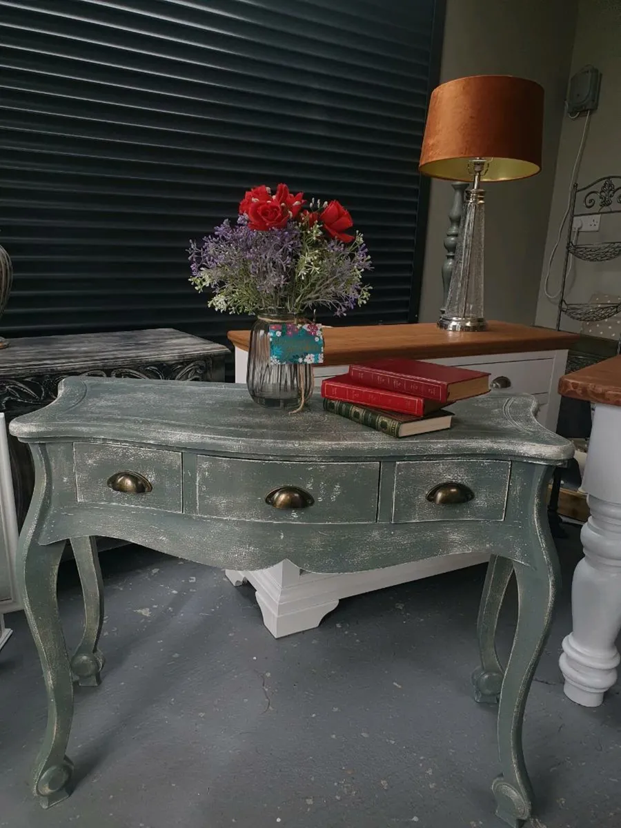 3 drawer console table - Image 1