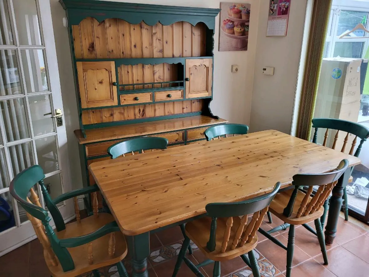 Dresser table and chairs - Image 2