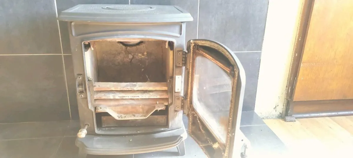 Stanley Stove - Image 1