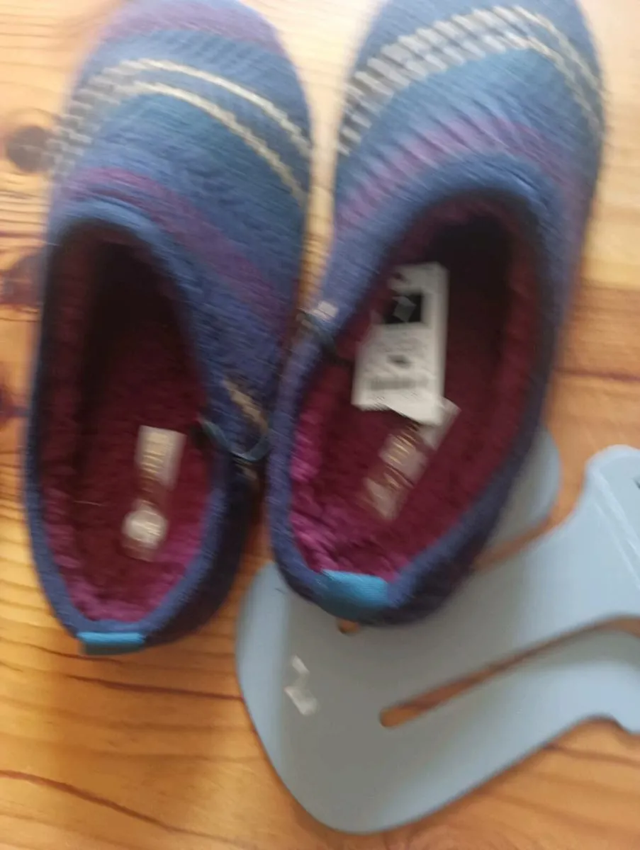 2pairs Dunnes store's mens,boys slippers 7. - Image 4