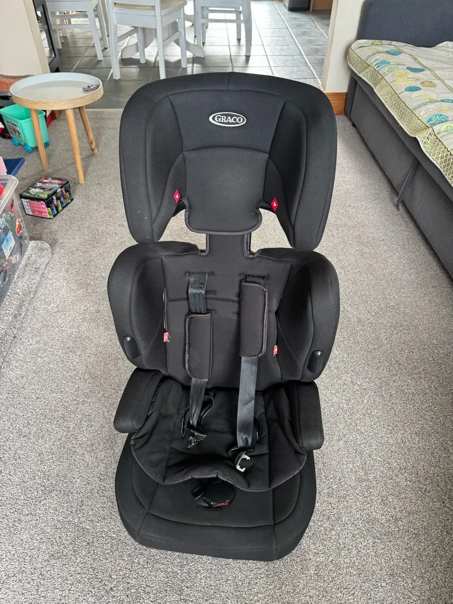 Graco 1-2-3 Car seat harness booster seat - Image 2