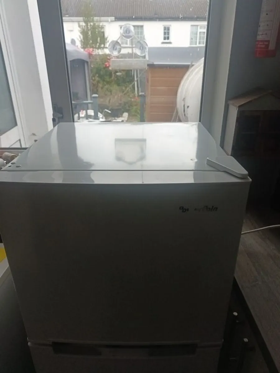 PowerPoint Fridge Freezer - Image 2