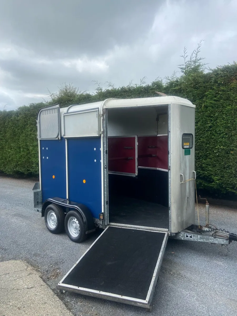 505 iforwilliams horse trailer - Image 1