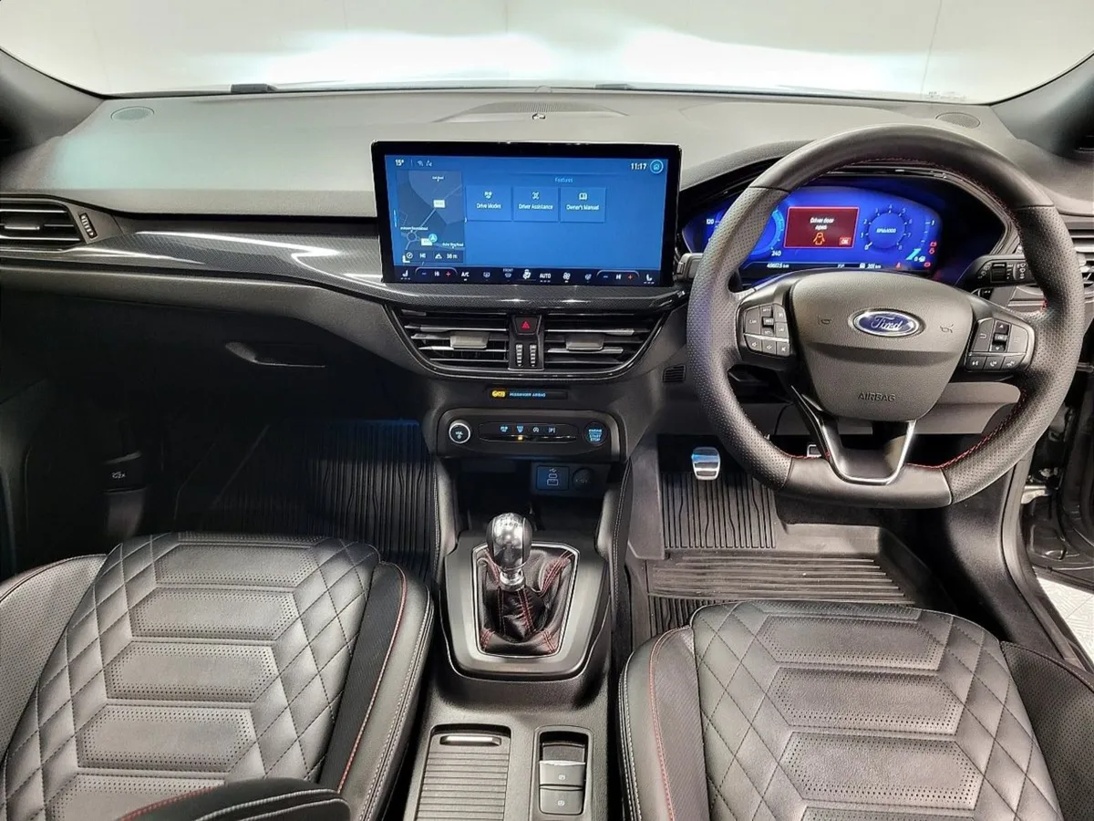 Ford Focus 1.0l Ecoboost 125PS St-line Vignale - Image 4