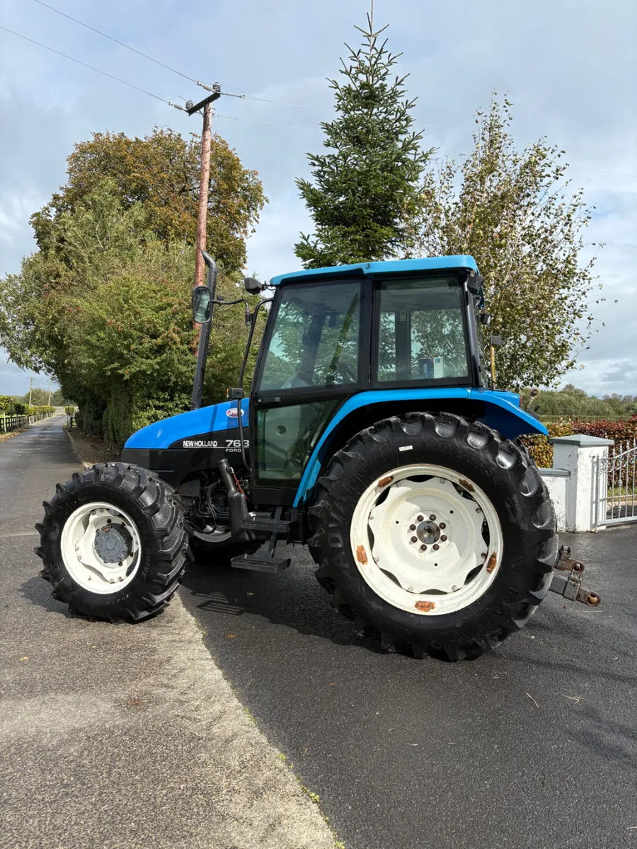 New Holland 7635  Tractor - Image 3