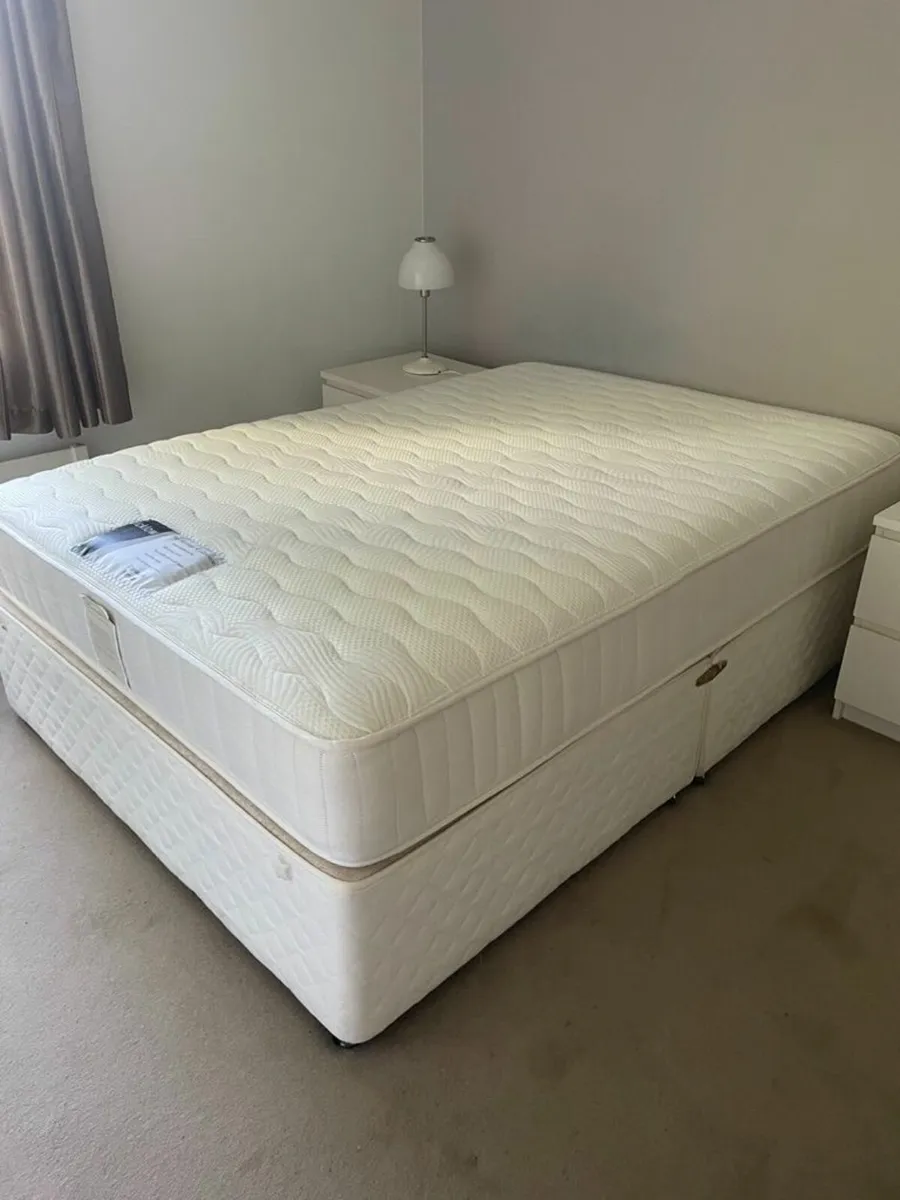 Double Bed - Image 2