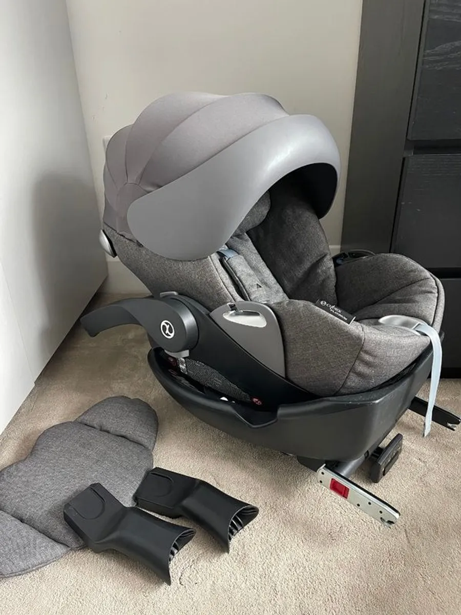 Cybex cloud Q infant carseat - Image 1