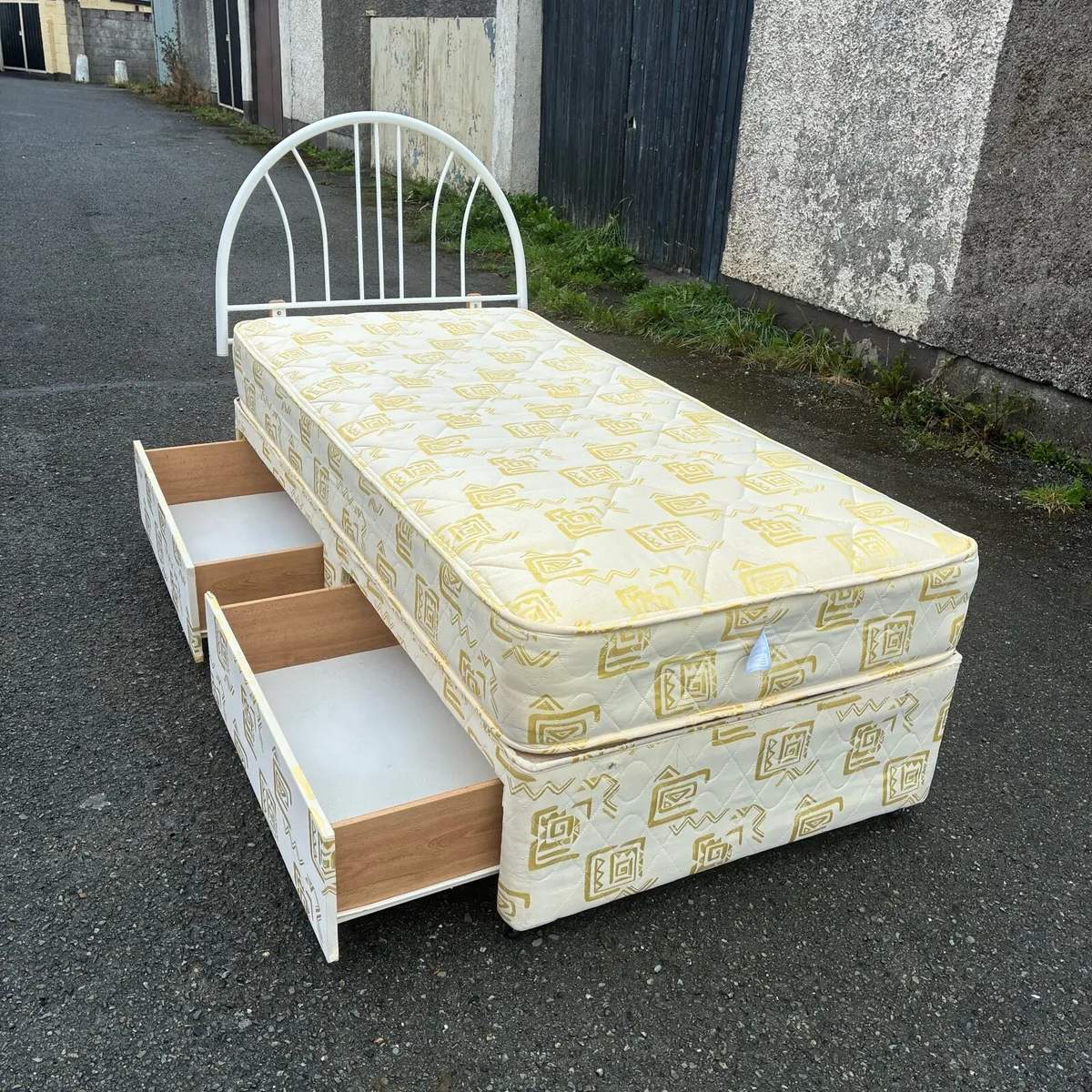 Respa single bed with 2 Drawers - Image 1