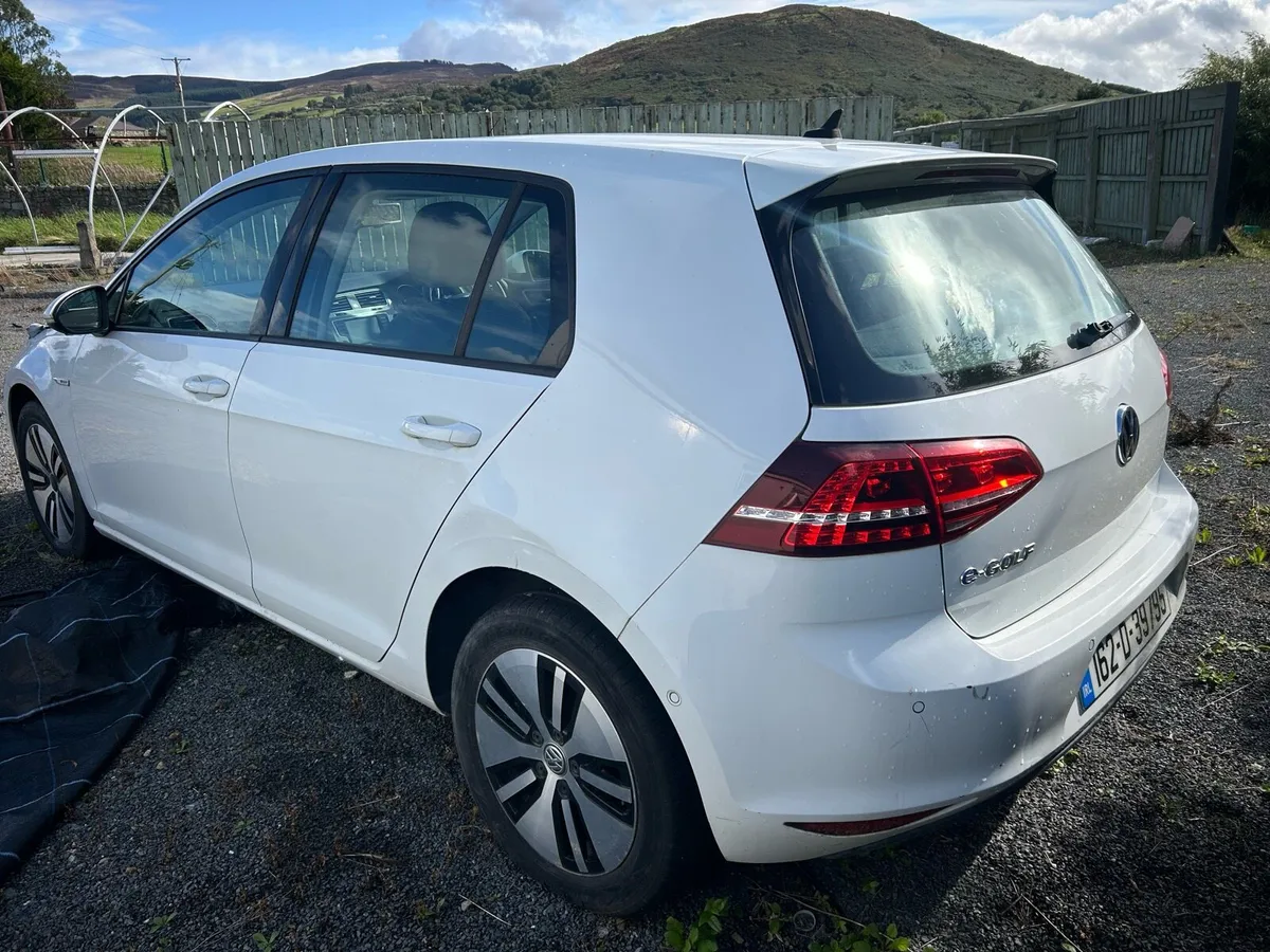 Only 53km EGolf non-recorded leather - Image 3