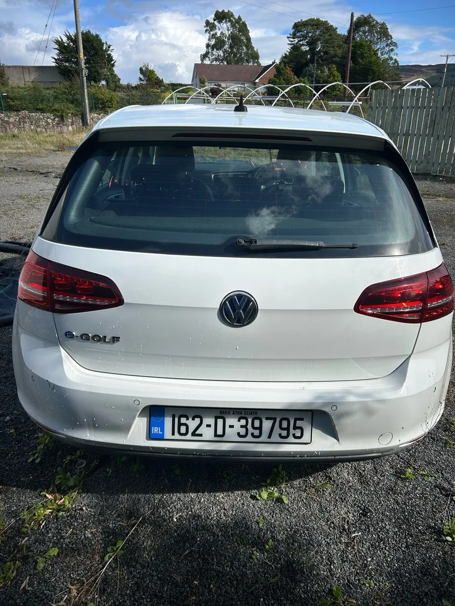 Only 53km EGolf non-recorded leather - Image 4