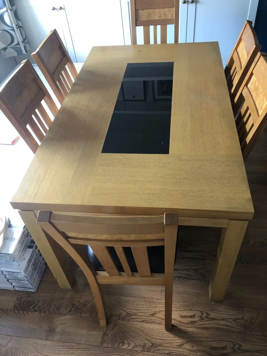 Table and 6 chairs - Image 1