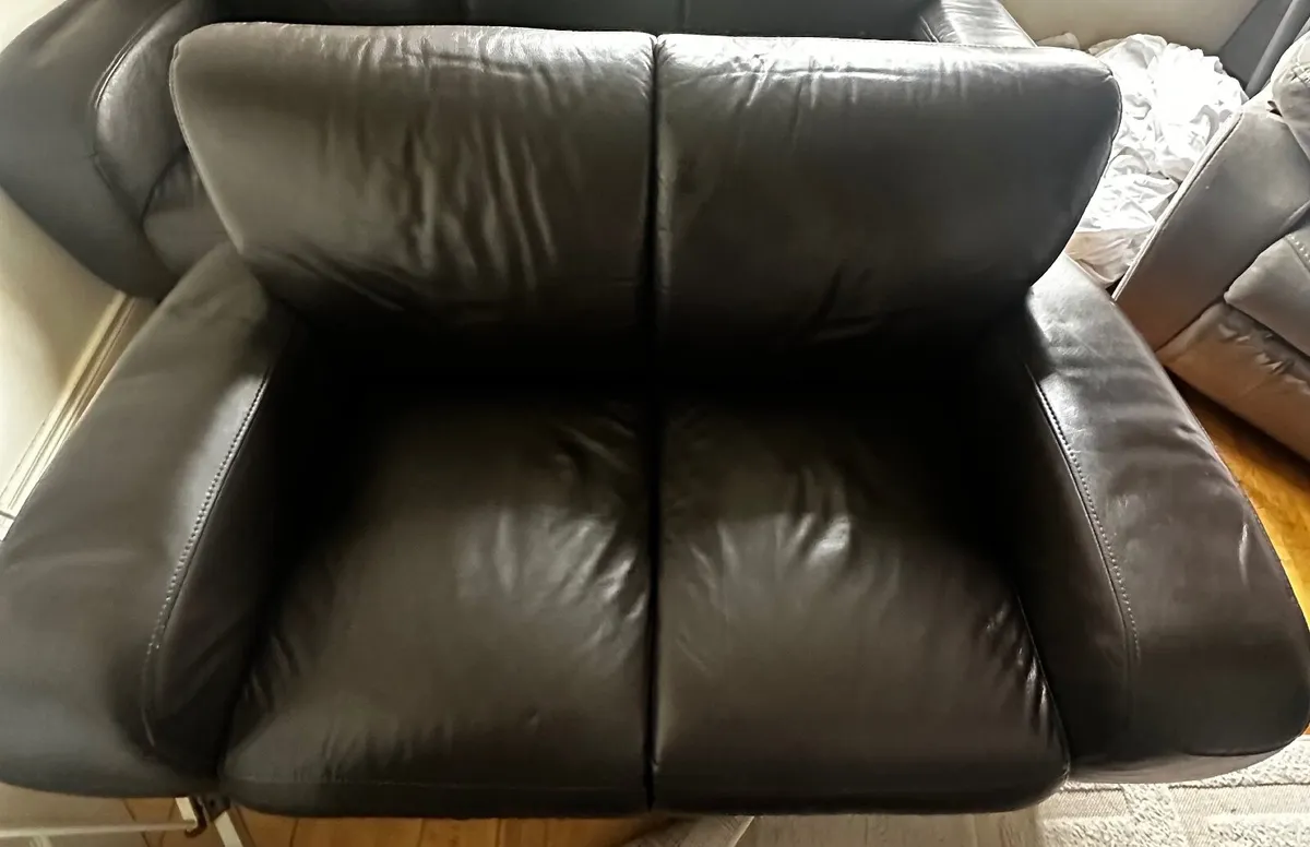 2&3 seater leather couches/sofas - Image 2
