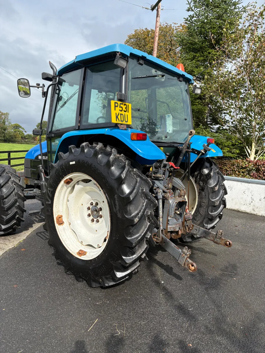 New Holland 7635  Tractor - Image 4