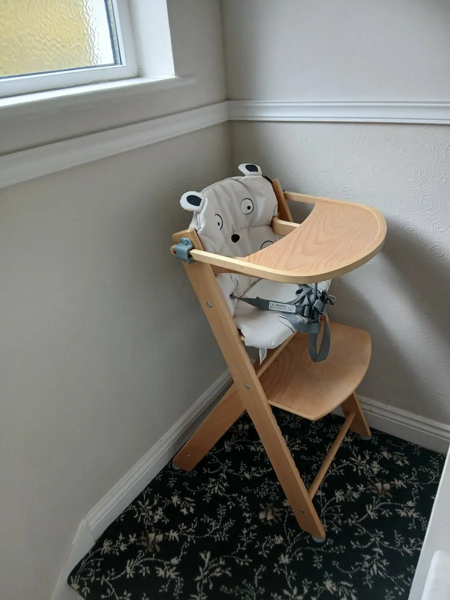 Baby highchair - Image 1