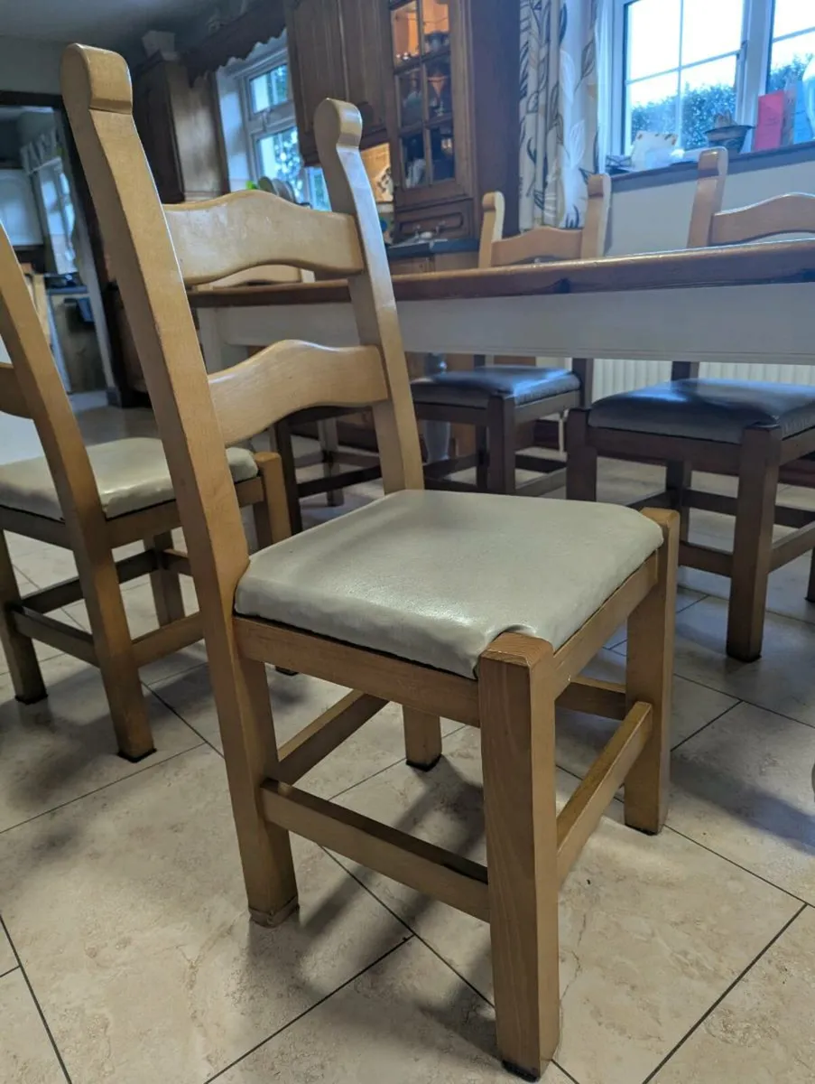 Kitchen table and chairs - Image 4