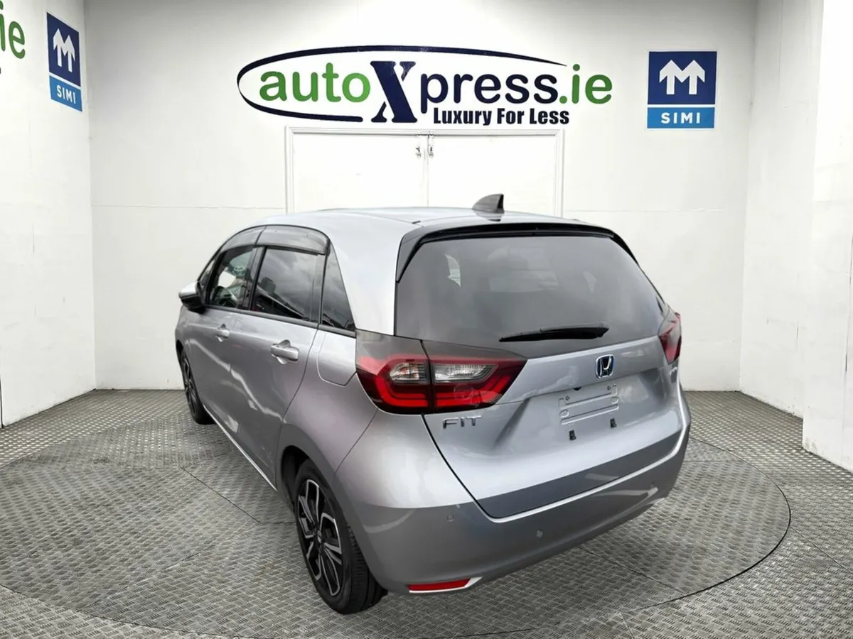 Honda Fit 1.5 EHEV BASIC Hybrid, Automatic, Revers - Image 3