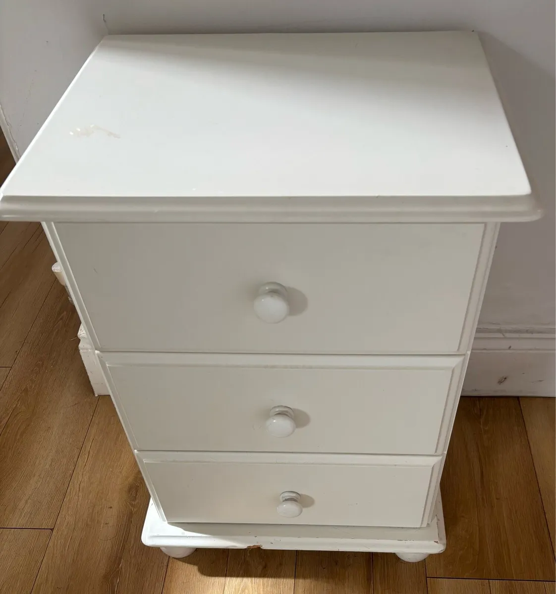 White storage unit chest of drawers (3)