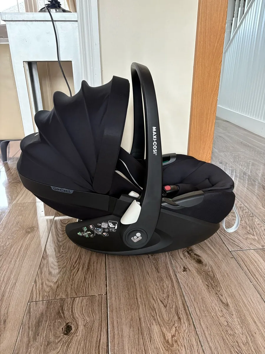 Maxi Cosi 360 Pro & FamilyFix 360 pro - Image 1
