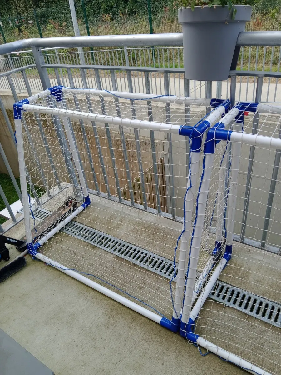 Football goal set - Image 1